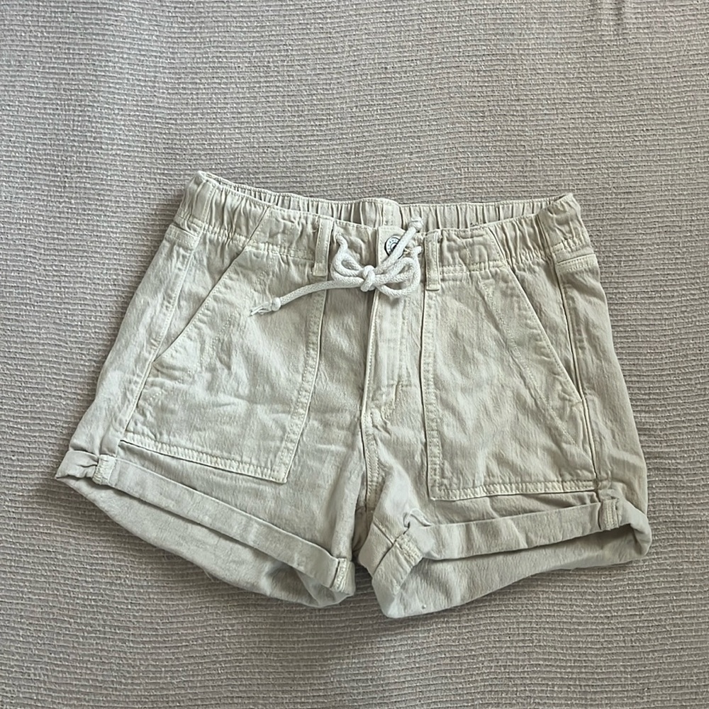 American Eagle khaki shorts